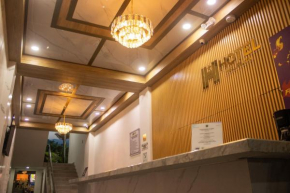 Hotel Mall plaza